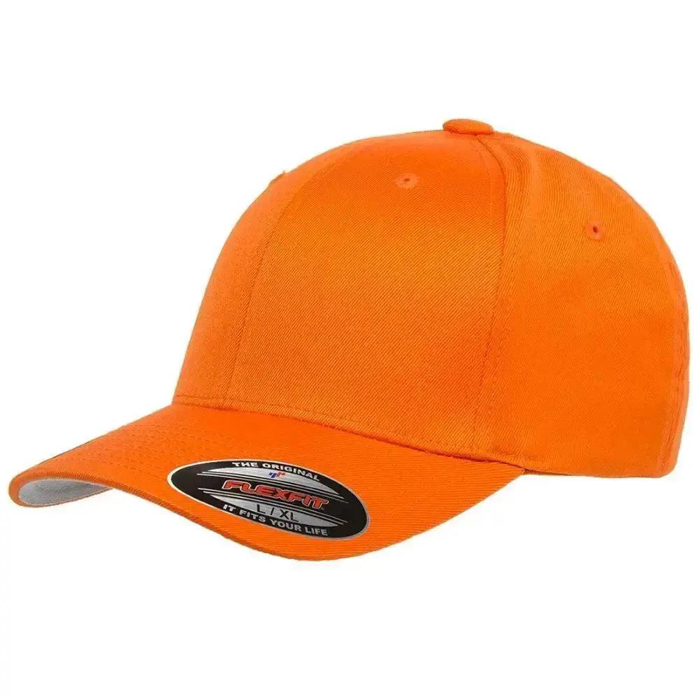 Navy Flexfit Wooly Combed Caps from our UK hat shop. Athletic design with wool-like texture. 63% polyester, 34% cotton, 3% spandex. Features: hard buckram, silver under visor, 8-row stitching. Sizes: S/M (6 3/4" - 7 1/4") and L/XL (7 1/8" - 7 5/8"). Suitable for sports and everyday use.