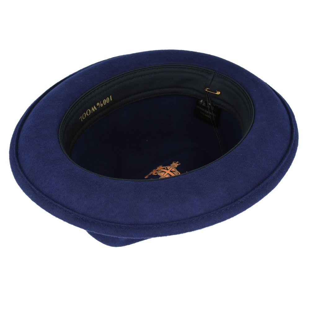 Crushable wool trilby hat with a C-crown. This packable hat is made of 100% wool, featuring a cotton sweatband and no lining. Perfect for travel and everyday wear.

The crushable C-crown trilby hat in black is a stylish and practical accessory. Made from 100% wool, this hat is designed to be packable—simply take it out of a suitcase, shake and shape, and it’s ready to wear. Ideal for both travel and everyday use, this trilby hat combines functionality with timeless style.