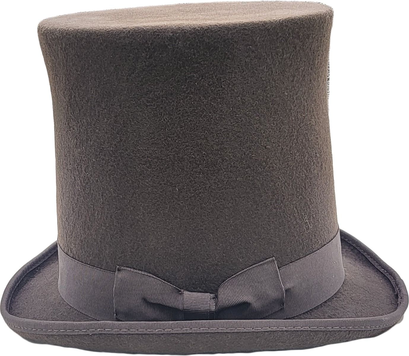 A historical tribute - this 20cm tall stovepipe hat captures the iconic Abraham Lincoln style. Handmade from pure wool felt with satin lining, it's perfect for weddings and Victorian events. Features the classic high crown and ribbon band. A true piece of heritage crafted for modern formal wear.