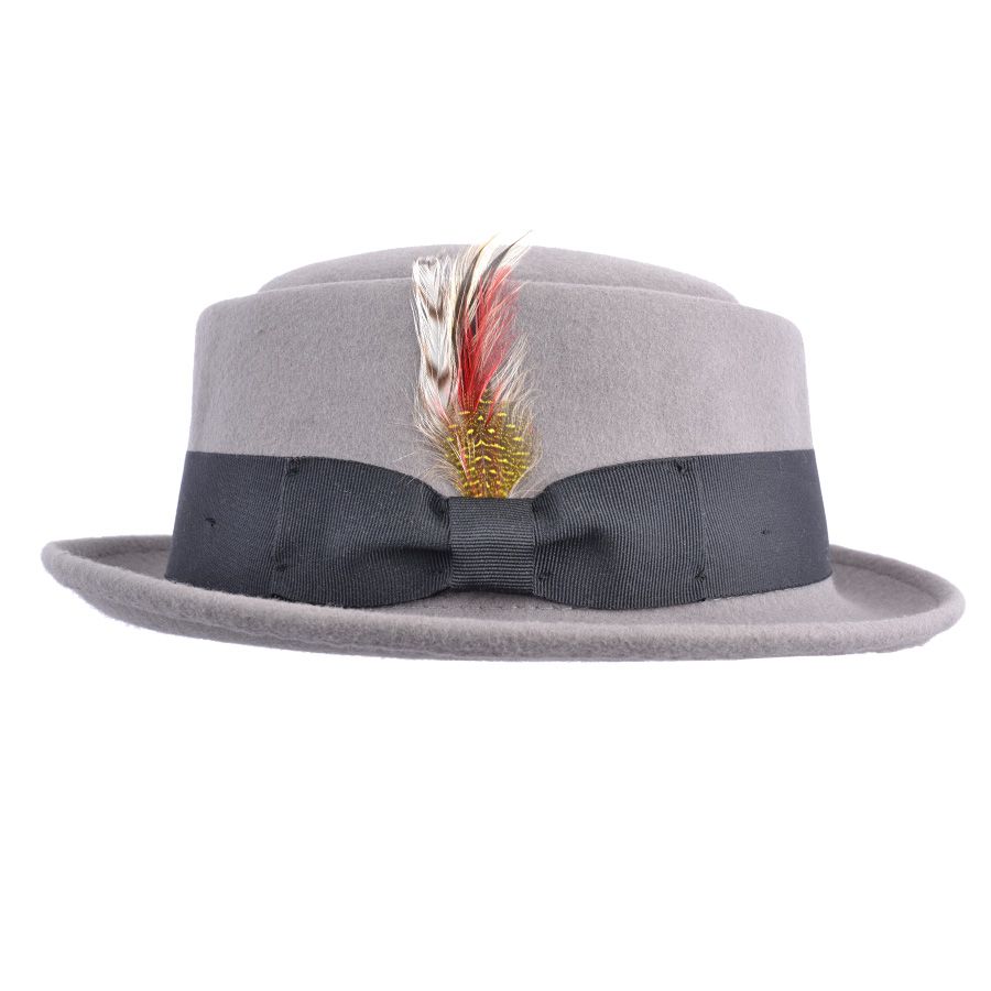  Crushable Wool Felt Pork Pie Hat, a versatile and stylish accessory perfect for any occasion. This hat is packable, allowing you to take it out of a suitcase, shake and shape it, and it’s ready to wear. Handmade from 100% wool felt, it offers both durability and a classic look. Hat Details: Material: 100% Wool